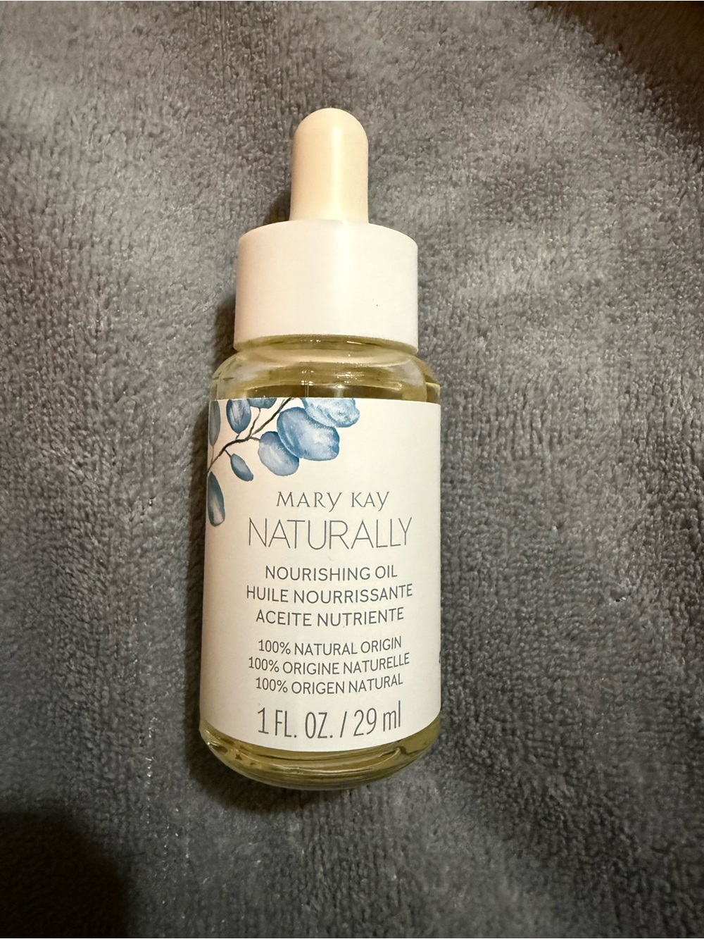 Mary Kay Naturally Nourishing Oil - White, Blue